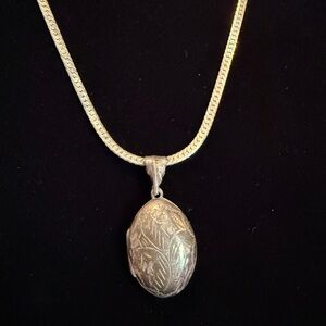 Elegant Vintage Sterling Silver locket with silver color Necklace, 28”